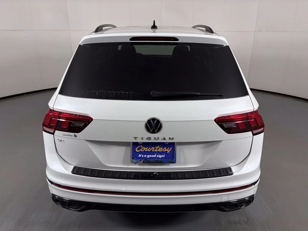 Used 2023 White Volkswagen 2.0T SE R-Line Black image 7