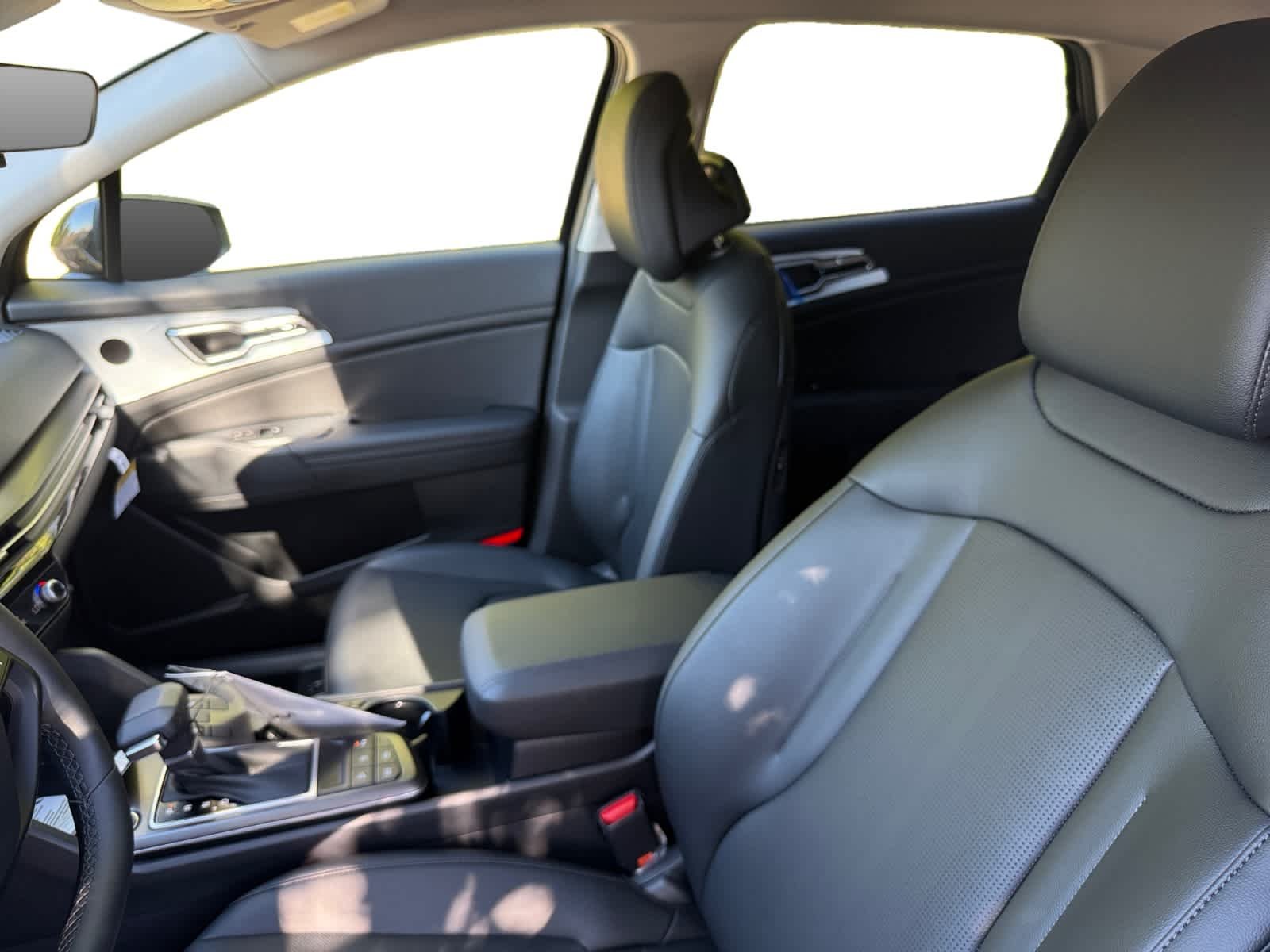 New 2027 Ebony Black Kia EX image 11