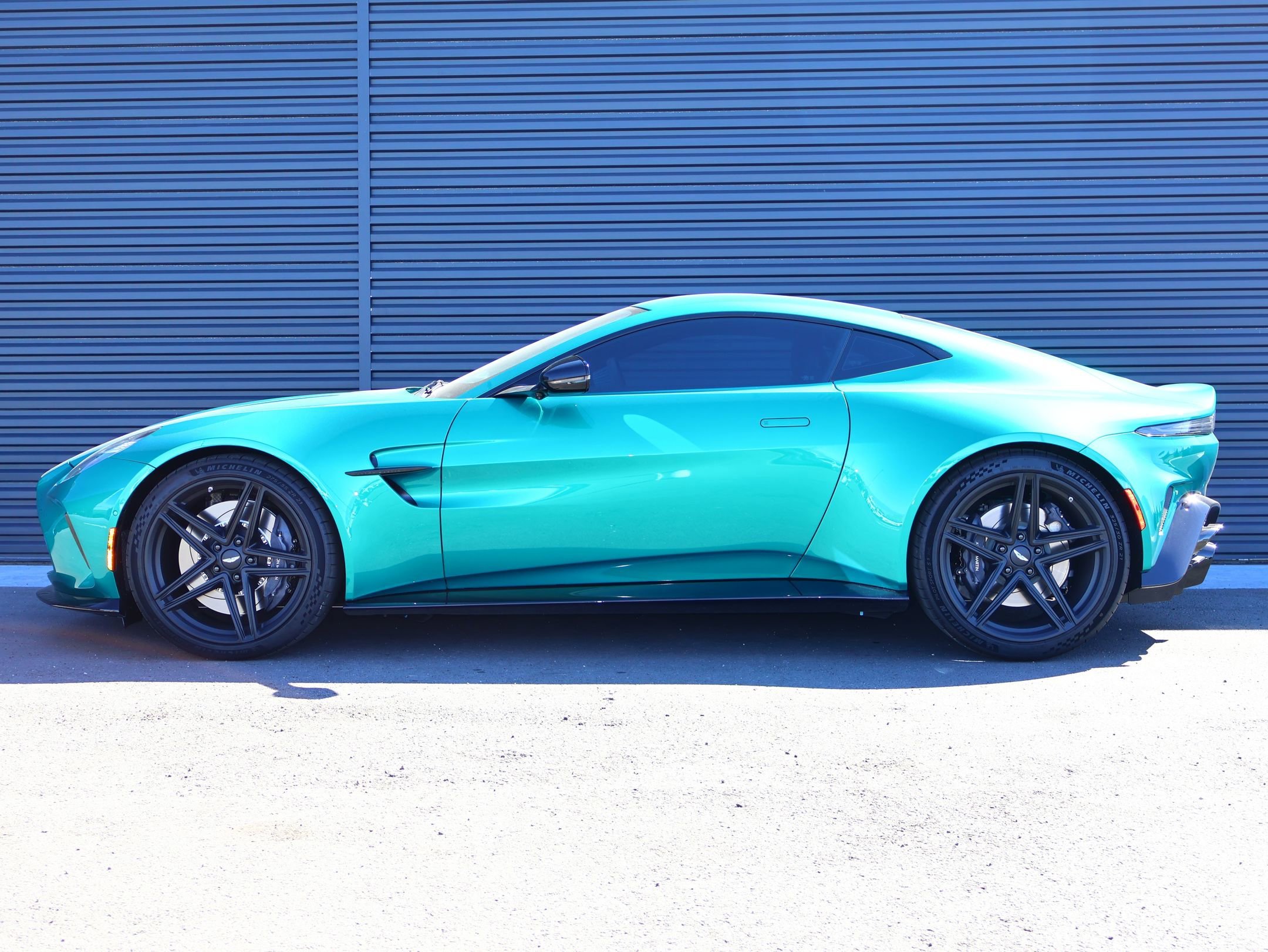 Used 2025 Podium Green Aston Martin Base image 8