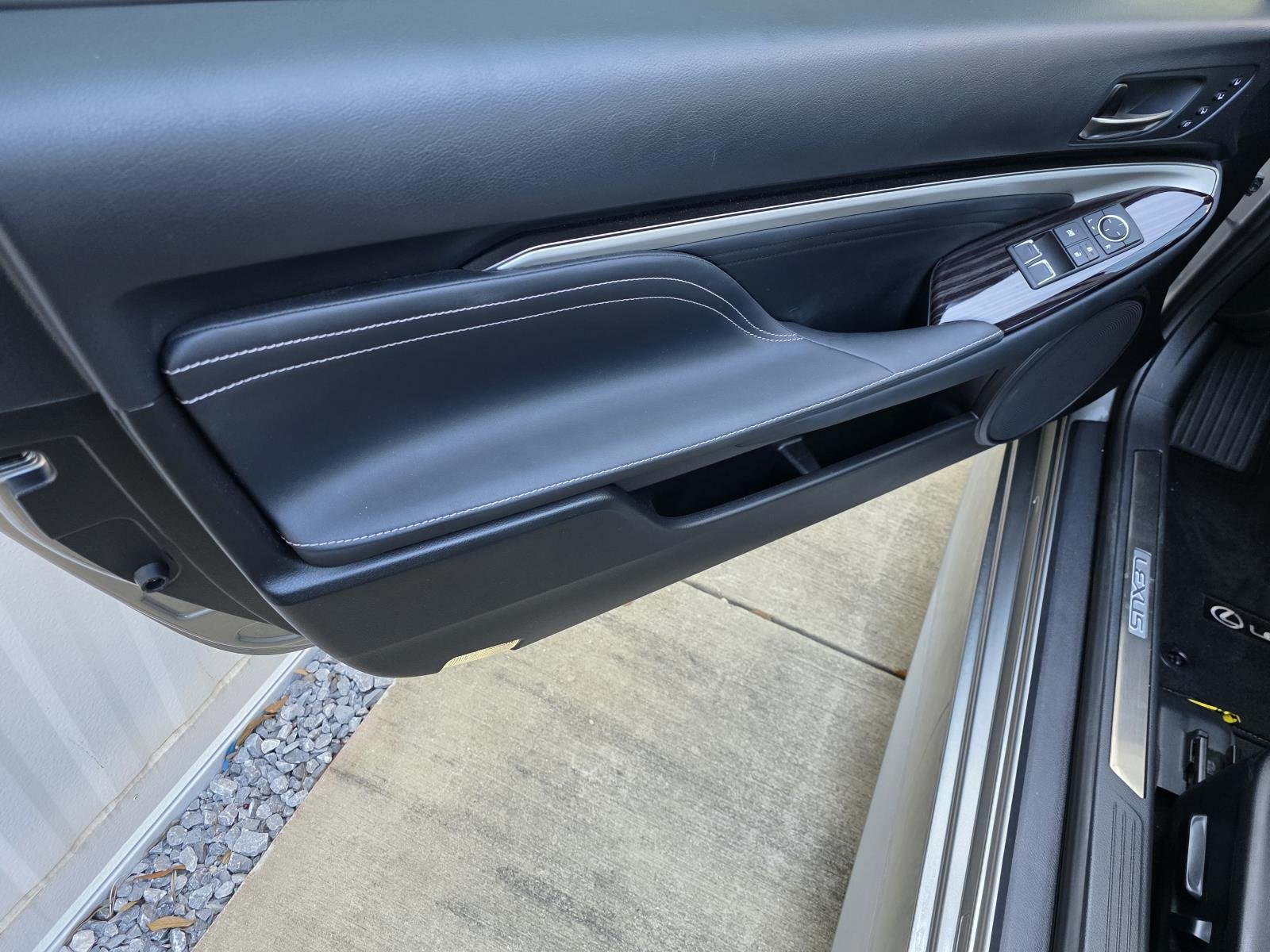 2024 Lexus RC 300 - Photo 29