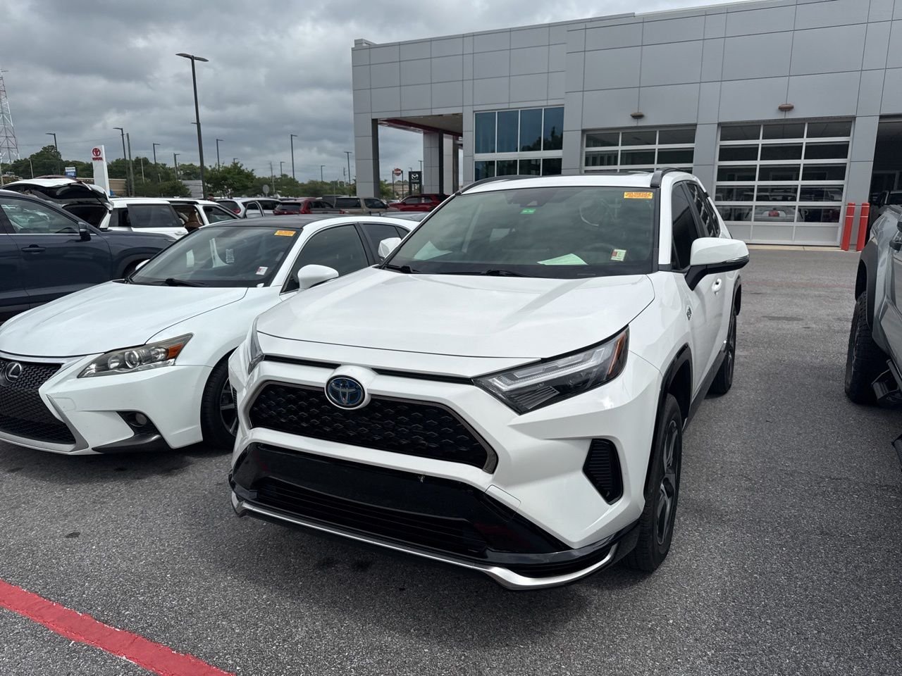 2024 Toyota RAV4 Prime SE AWD's photo