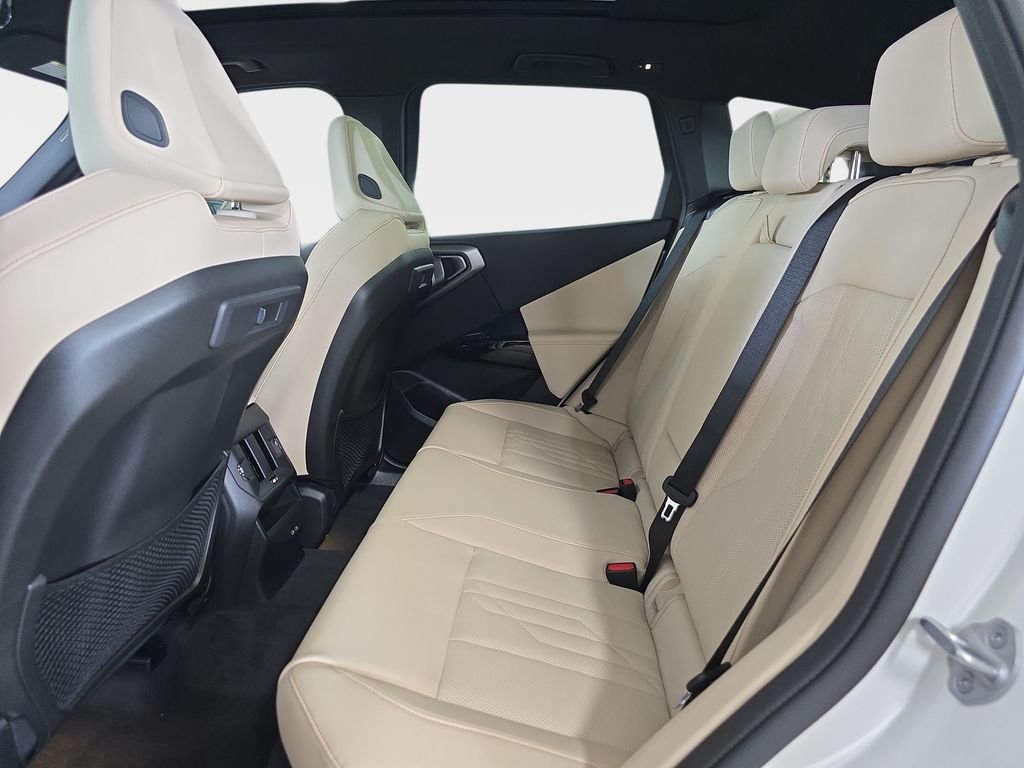 New 2026 Alpine White BMW 30 xDrive image 9