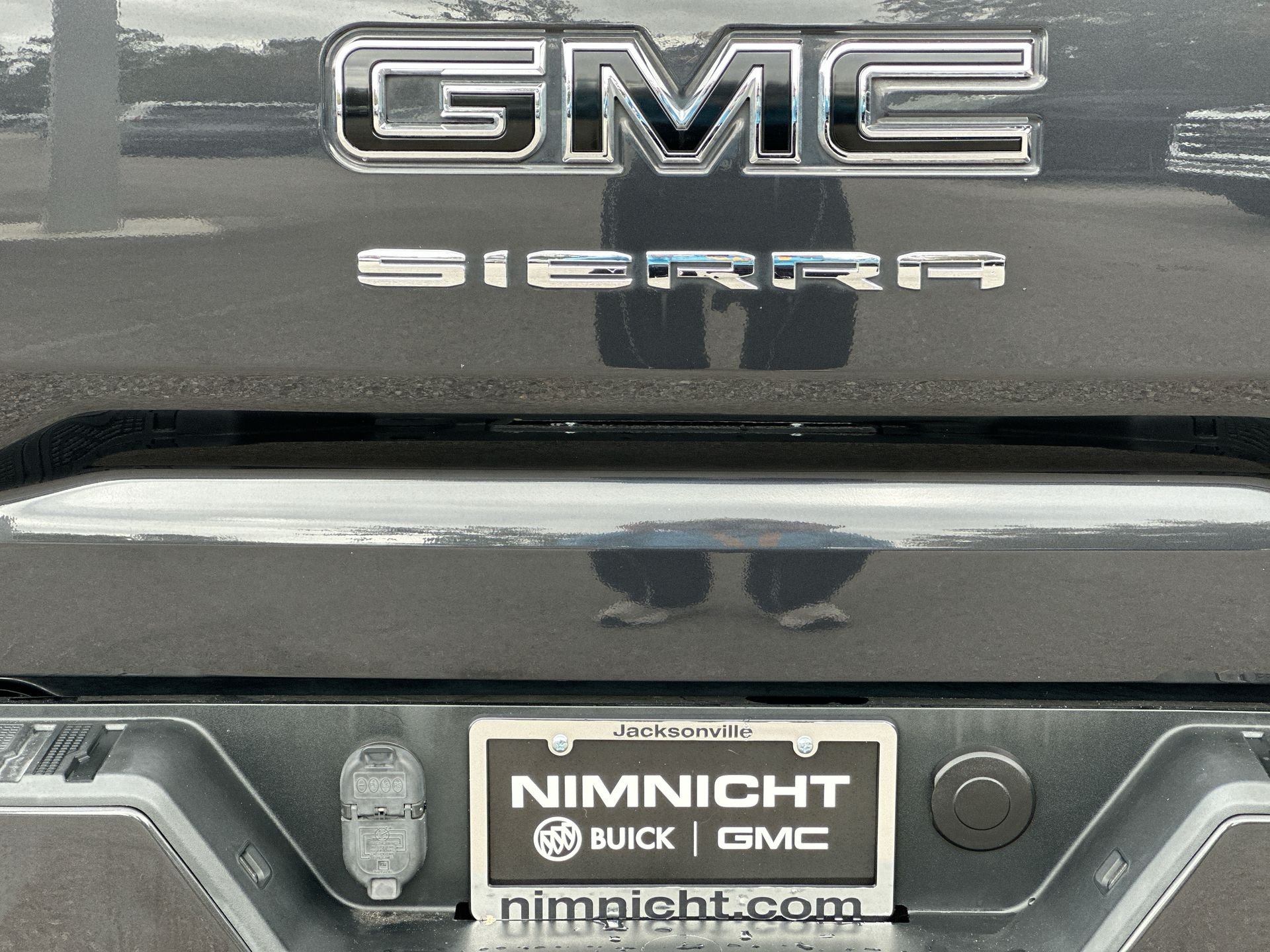 Certified Used 2020 CARBON BLACK METALLIC GMC Elevation image 31
