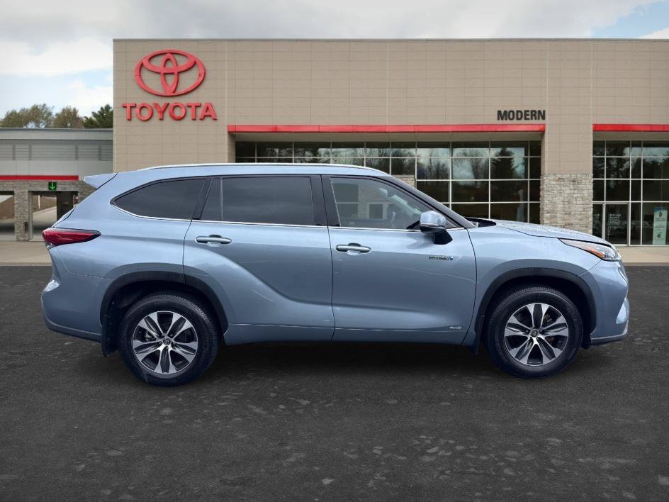 Used 2020 Moon Dust Toyota Hybrid XLE image 7