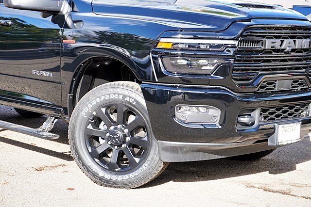 New 2026 Diamond Black Crystal Pearl-Coat Exterior Paint RAM Laramie Night Edition image 4
