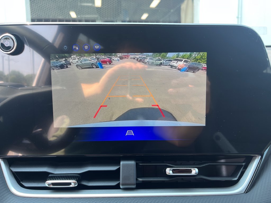 2027 Chevrolet Equinox LT - Photo 20