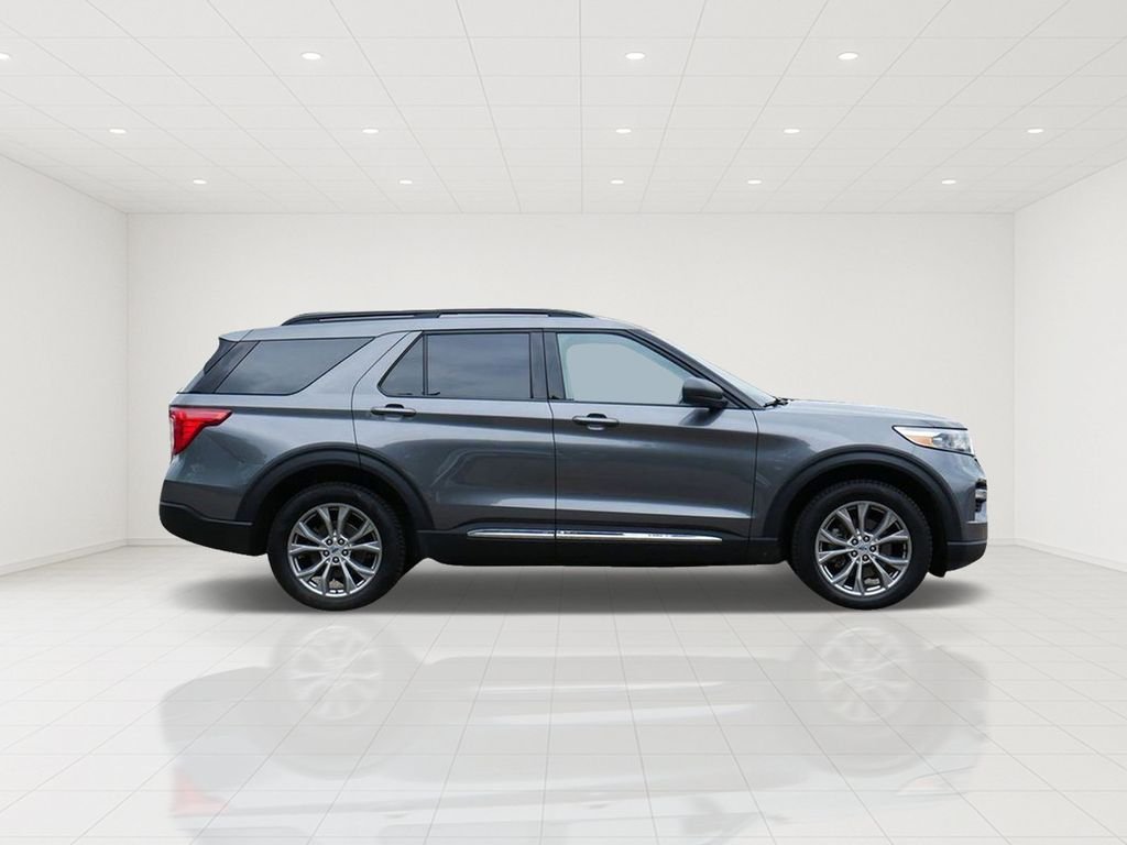 Certified Used 2023 Gray Ford XLT image 2