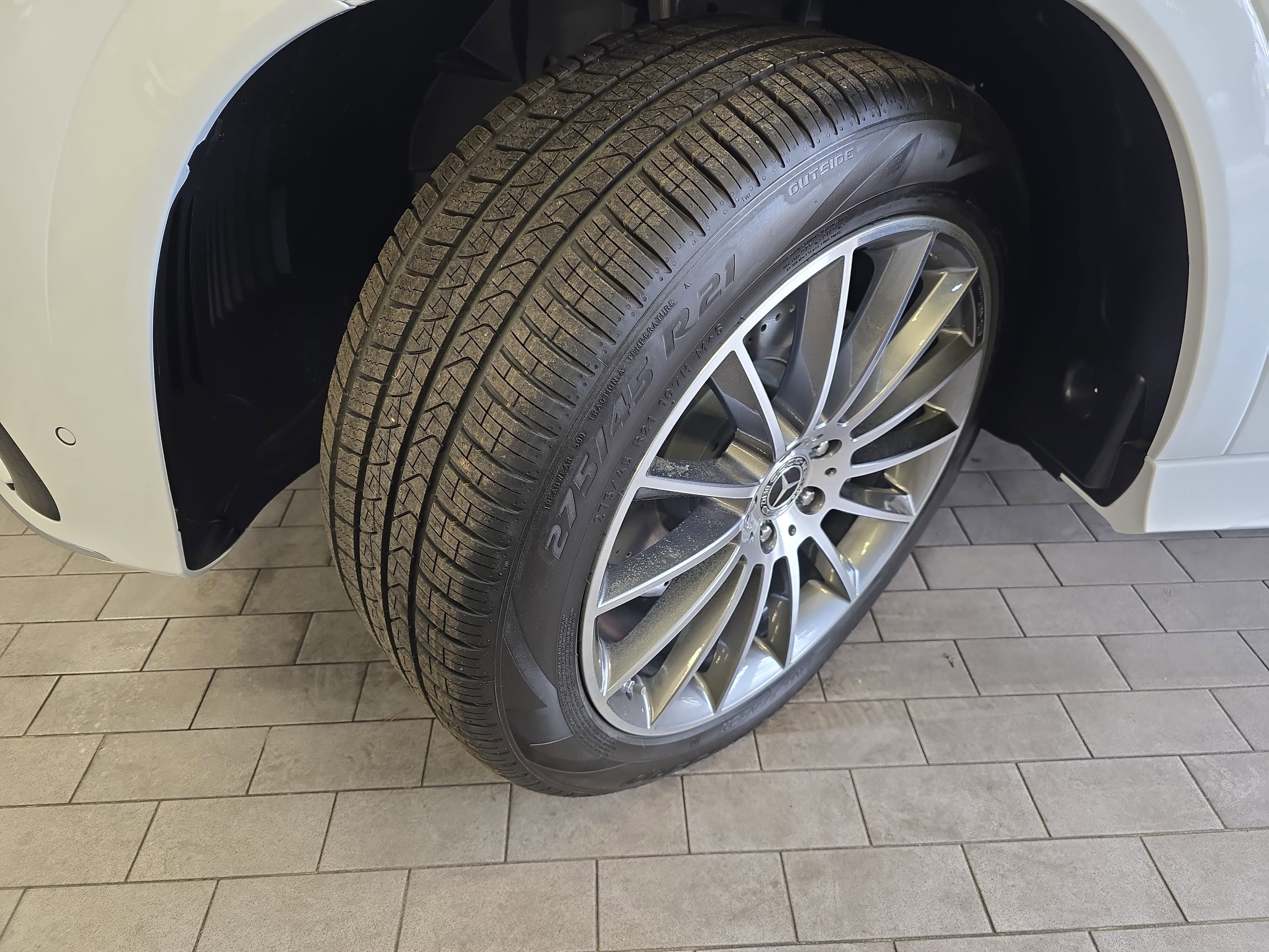 New 2026 MANUFAKTUR Moonlight White Metallic Mercedes-Benz GLE350 image 35