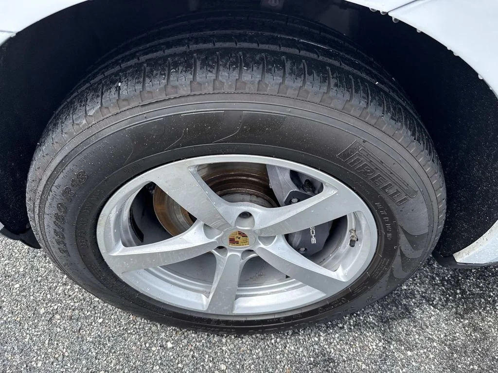 Used 2021  Porsche Base image 11