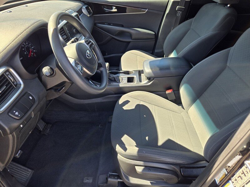 Used 2020 Ebony Black KIA L FWD image 10