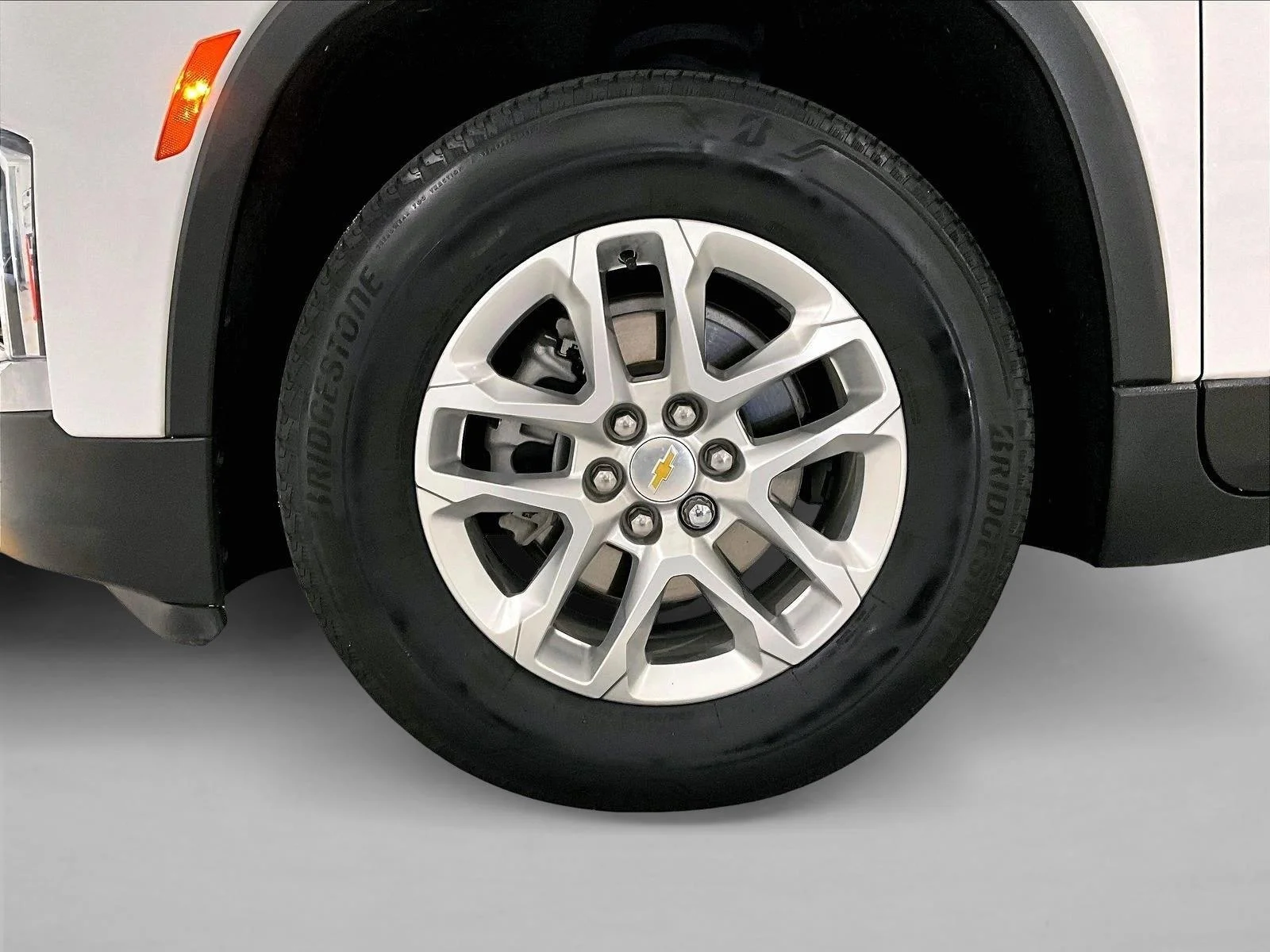 Used 2023 Summit White Chevrolet LS image 10