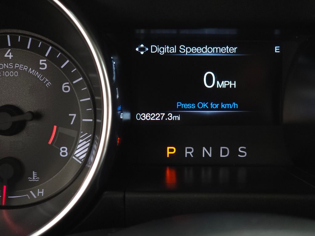 Used 2019 Oxford White Ford GT image 21