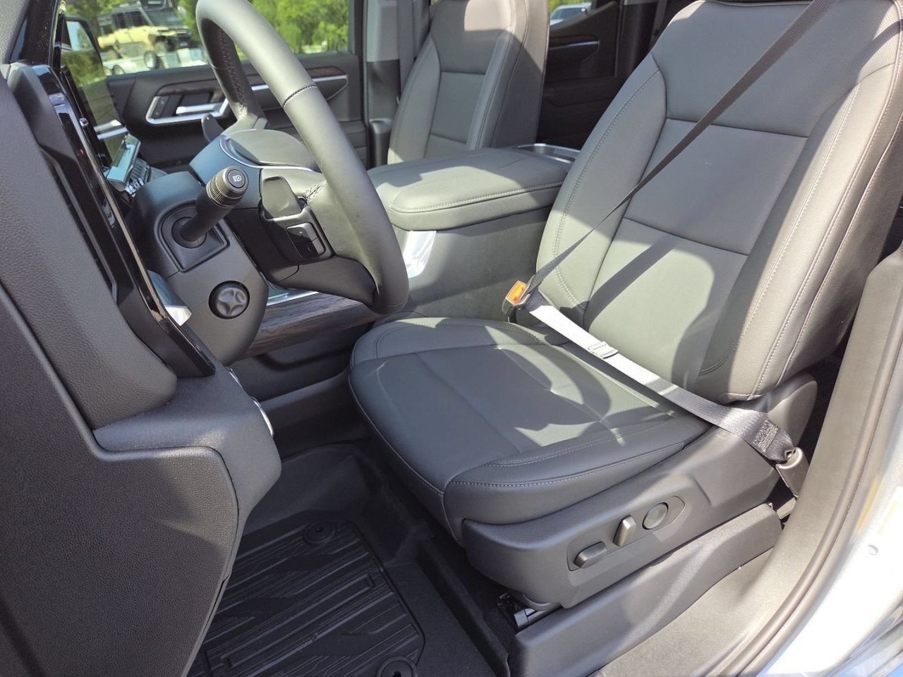 2026 GMC Sierra 1500 SLT - Photo 27