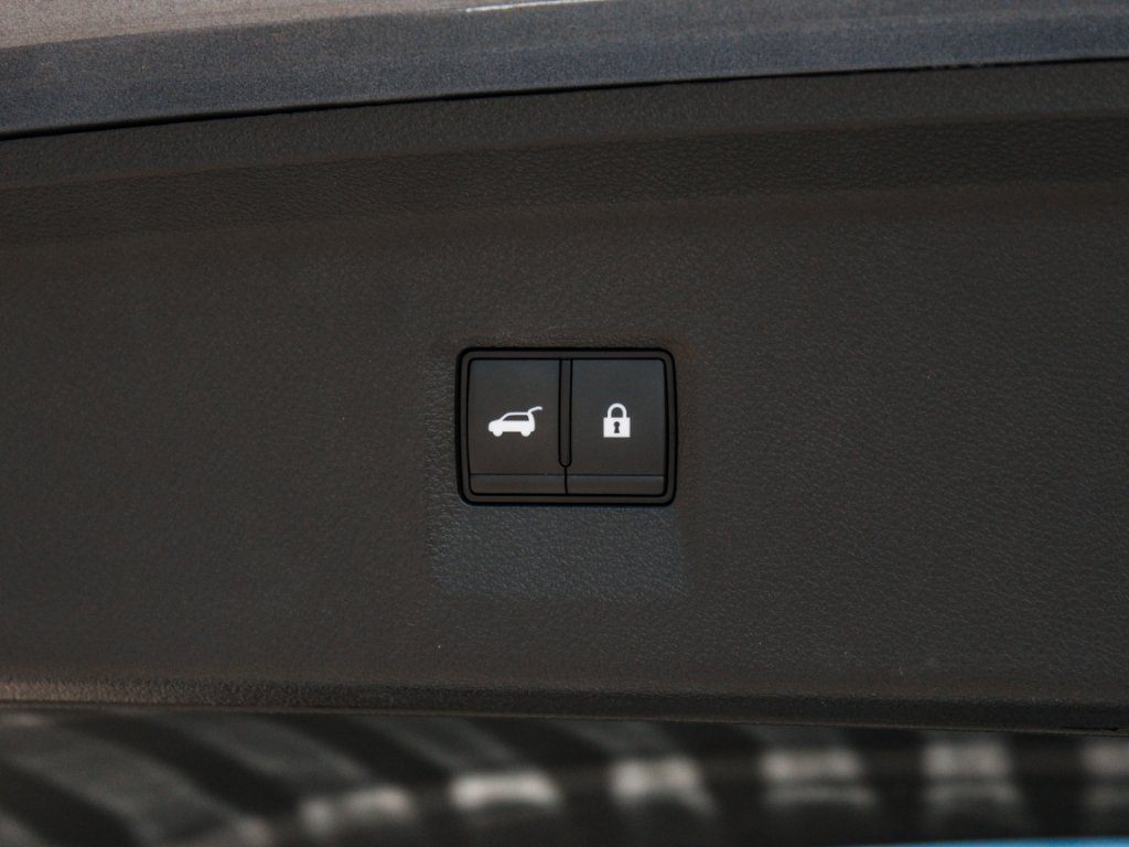 Used 2023 Moonbow Blue INFINITI SENSORY image 31