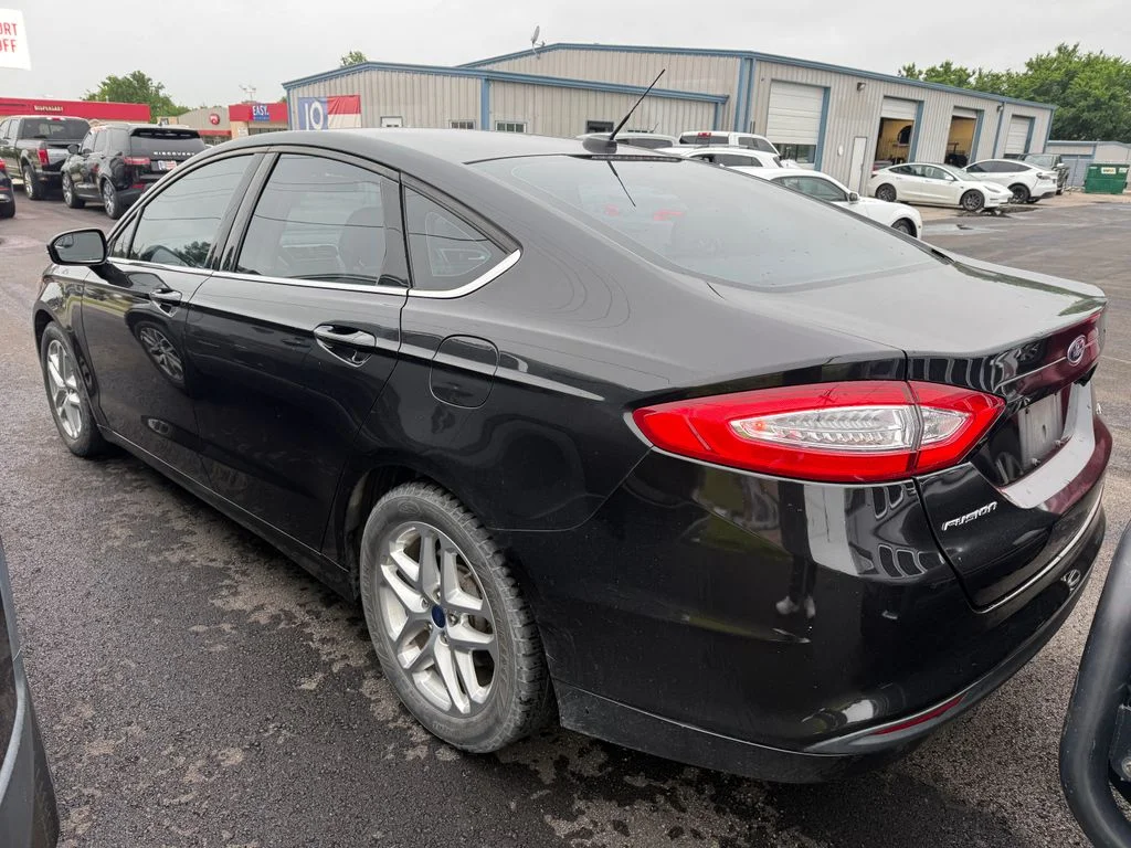 Used 2013 Black Ford SE image 6