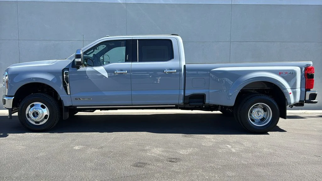New 2026 Glacier Gray Metallic Tri-Coat Ford F-350® Lariat® image 3