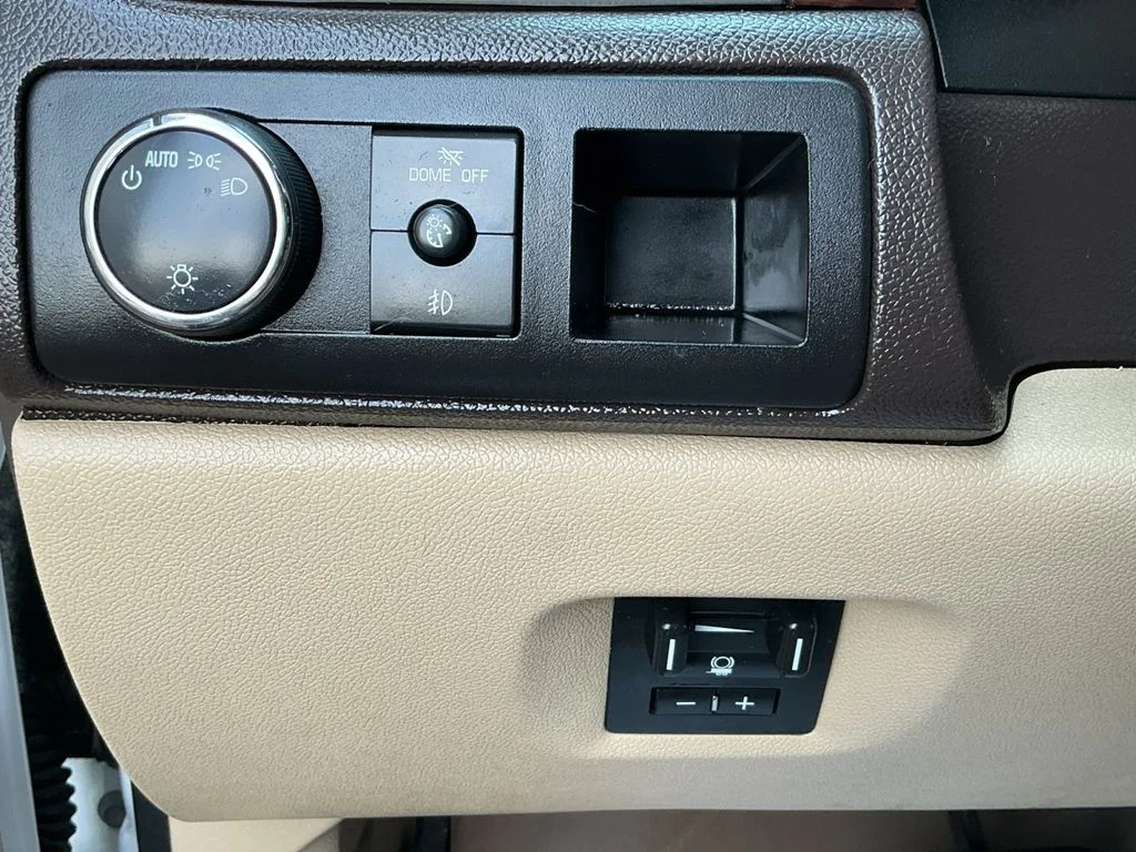 Used 2013 White GMC Denali image 20