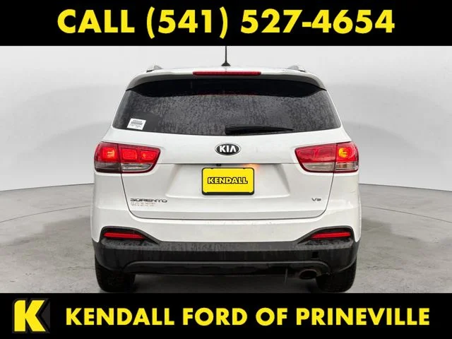 Used 2017 Snow White Pearl Kia LX image 4