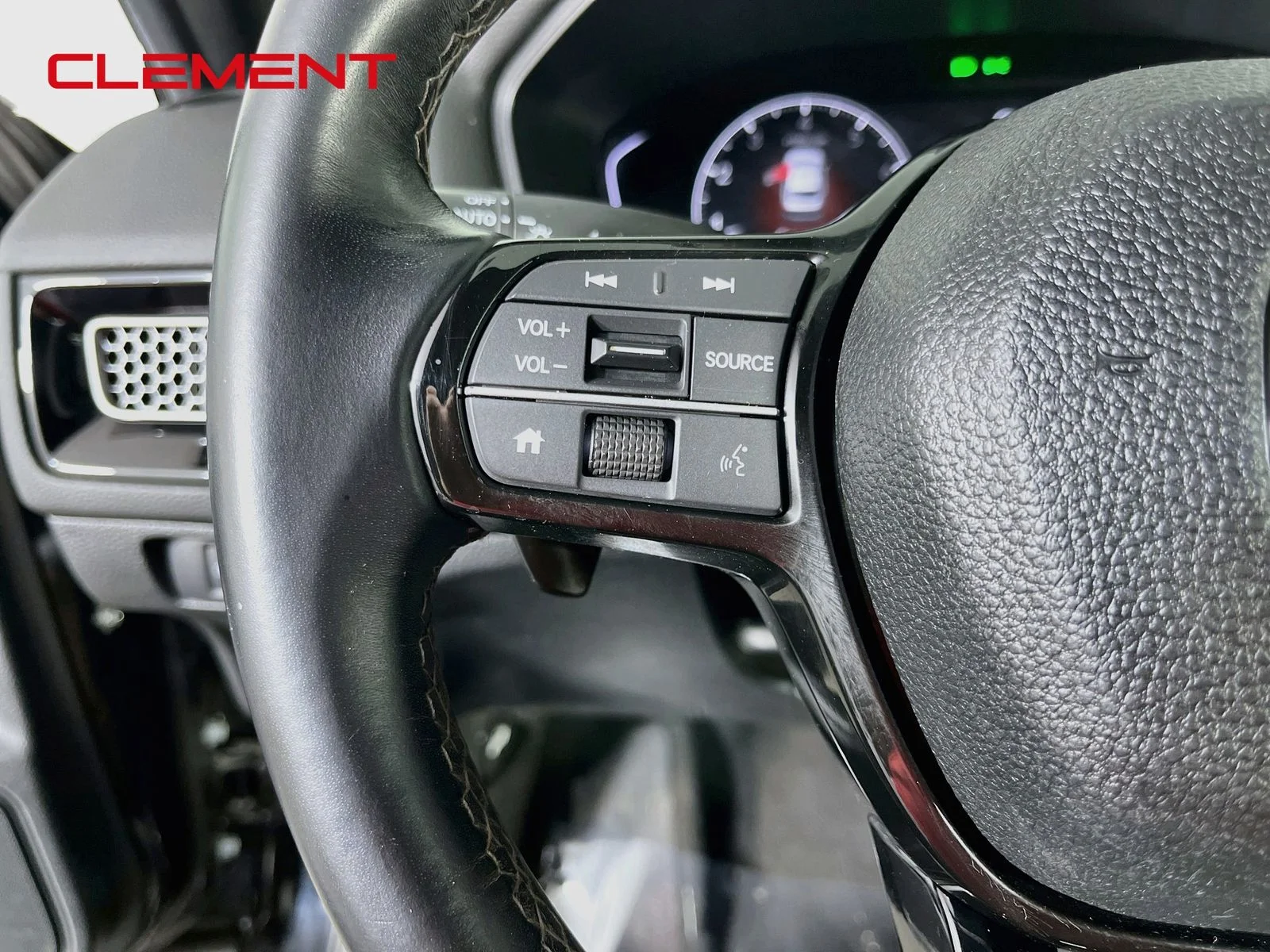 Used 2024  Honda Sport image 15