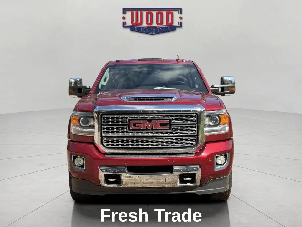 Used 2018 Red Quartz Tintcoat GMC Denali image 2