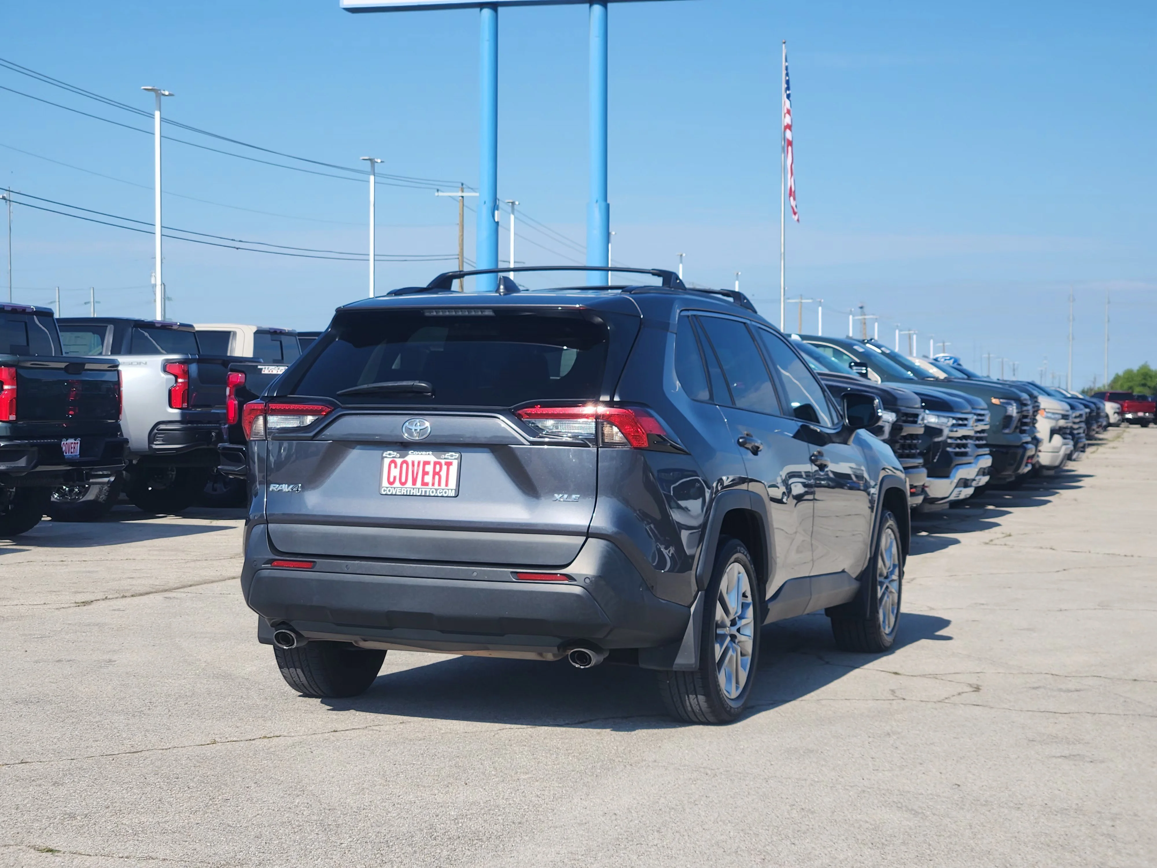 Used 2021 Gray Toyota XLE Premium image 7