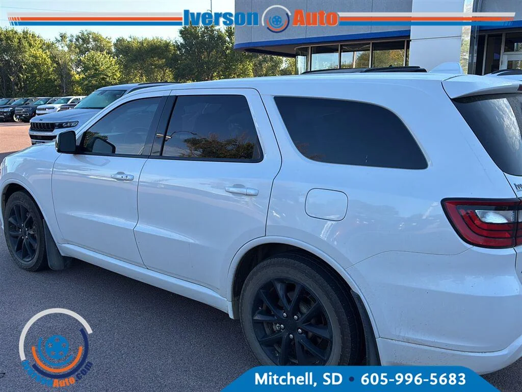 Used 2018 Ivory Tri-Coat Pearl Dodge R/T image 7