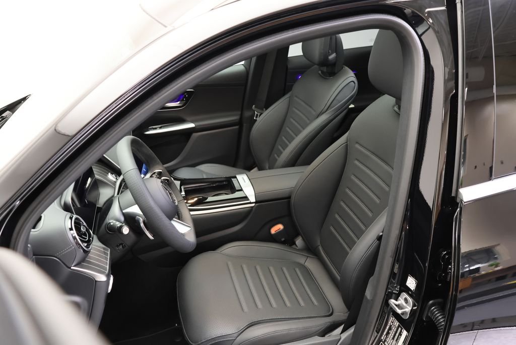Used 2026 Black Mercedes-Benz GLC 300 image 38