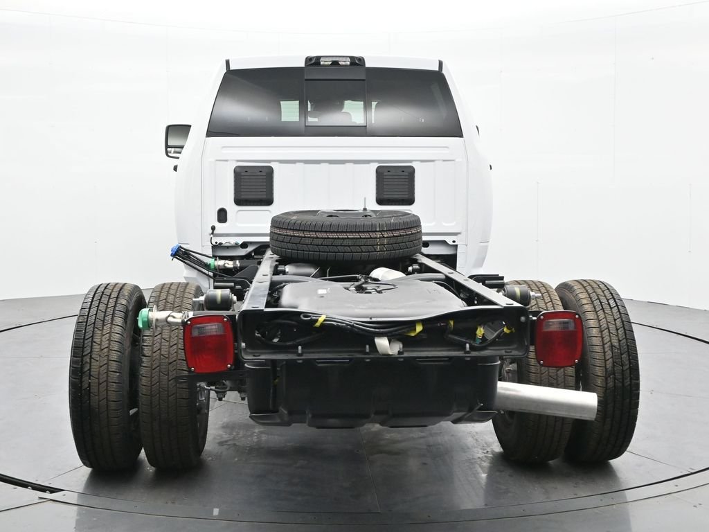 New 2026 Bright White Clear-Coat Exterior Paint RAM Tradesman image 8