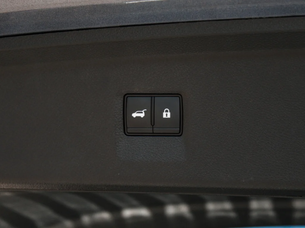Used 2023 Moonbow Blue INFINITI SENSORY image 31