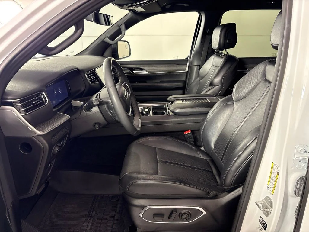 Used 2024 White Jeep Series II image 37