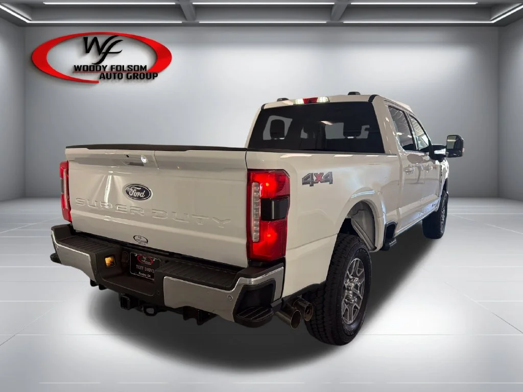 New 2027 Oxford White Ford F-250® Lariat® image 6