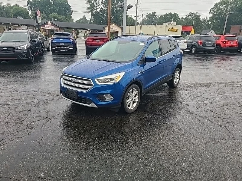 Used 2017 Blue Ford SE image 2