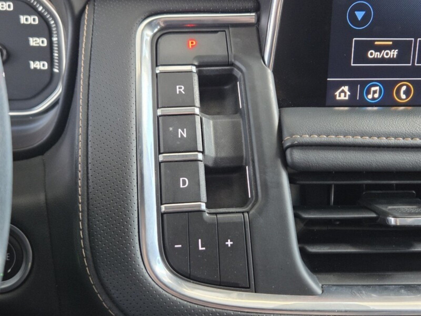 Used 2021 White Frost Tricoat GMC AT4 image 37