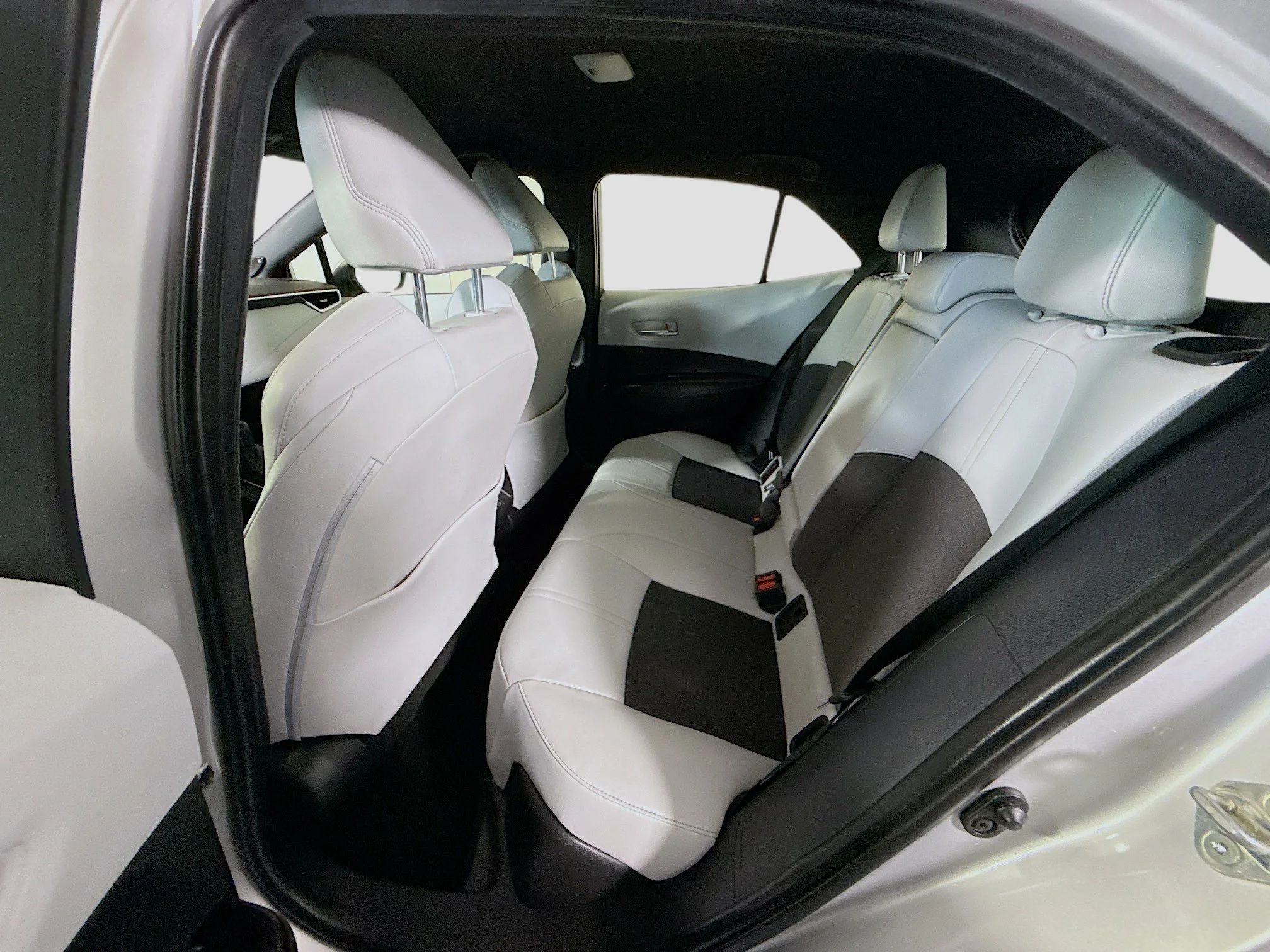 Used 2023 Classic Silver Metallic Toyota XSE image 21