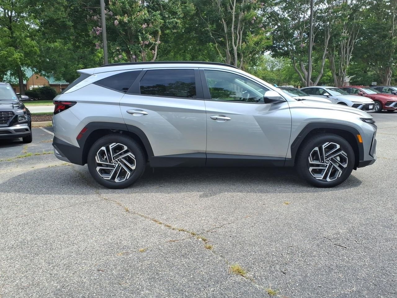 New 2026 Shimmering Silver Hyundai SEL Plus FWD image 5