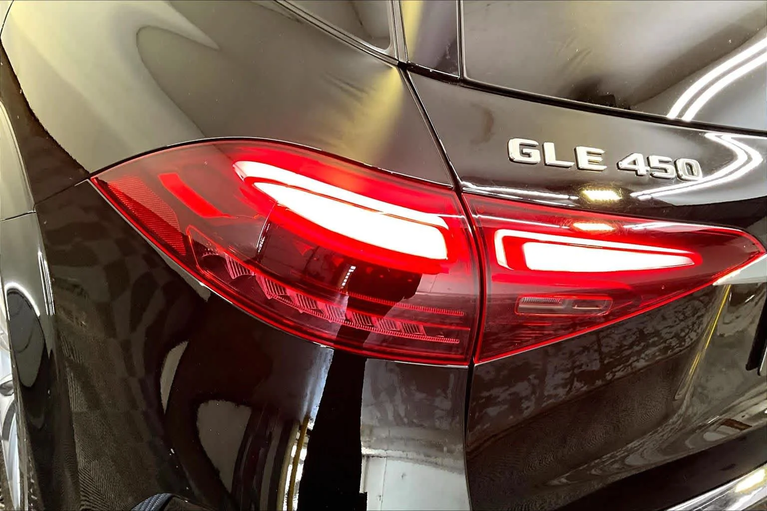 Used 2024 Black Mercedes-Benz GLE 450 image 28
