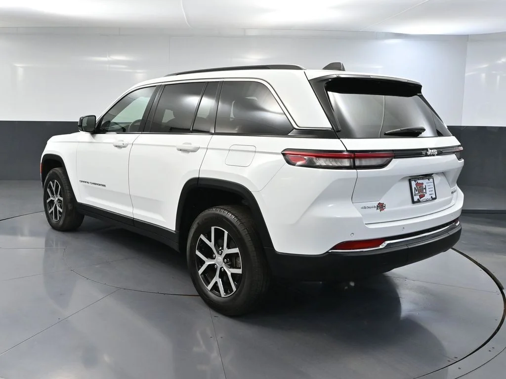 Certified Used 2024 White/off-white Jeep Limited image 8