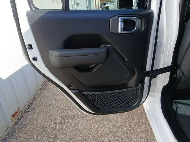 New 2026 Bright White Clear-Coat Exterior Paint Jeep Sport S image 22