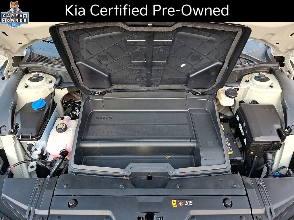 Certified Used 2024 White Kia Wind image 30