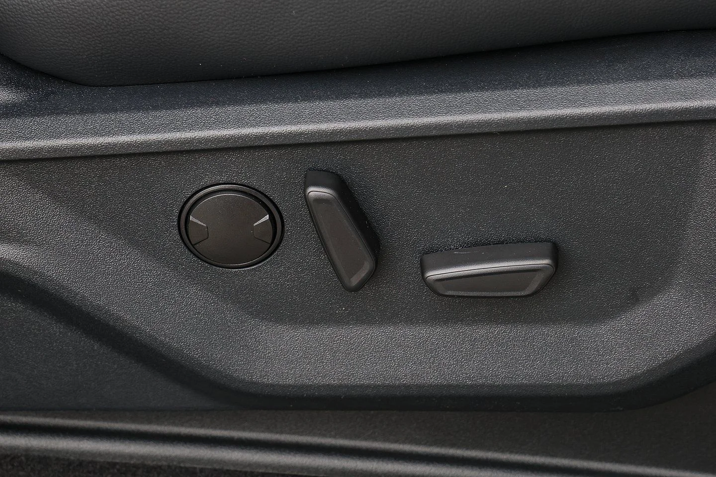 New 2026 Avalanche Ford F-350® Lariat® image 45
