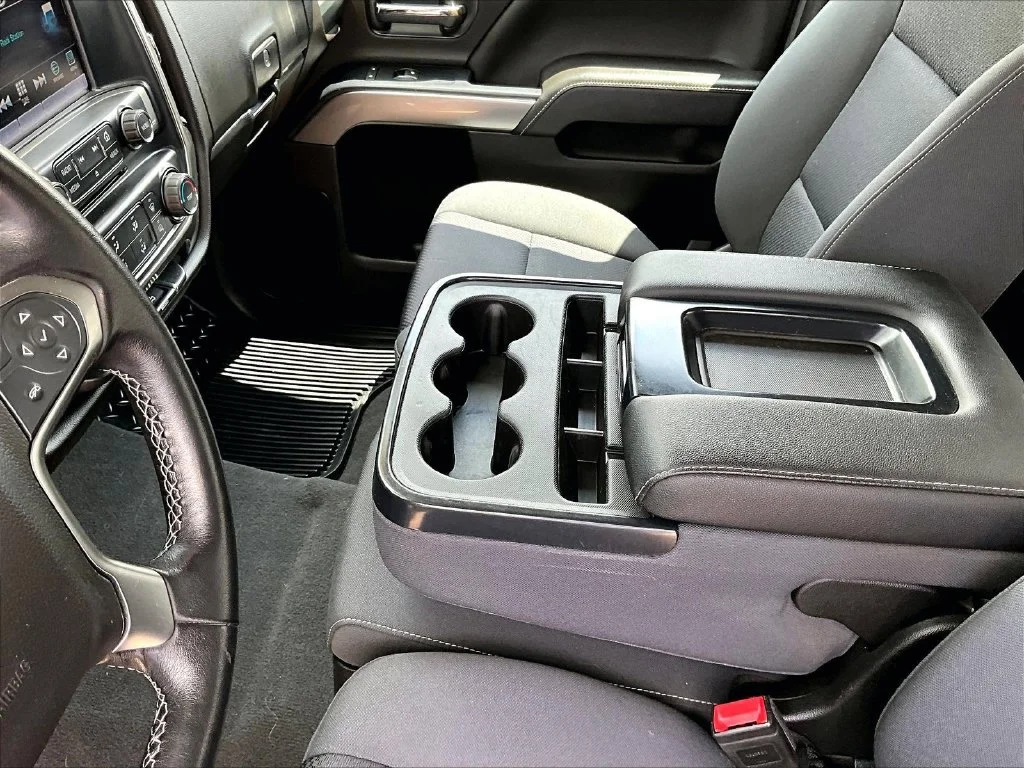 Used 2019 White Chevrolet LT image 19