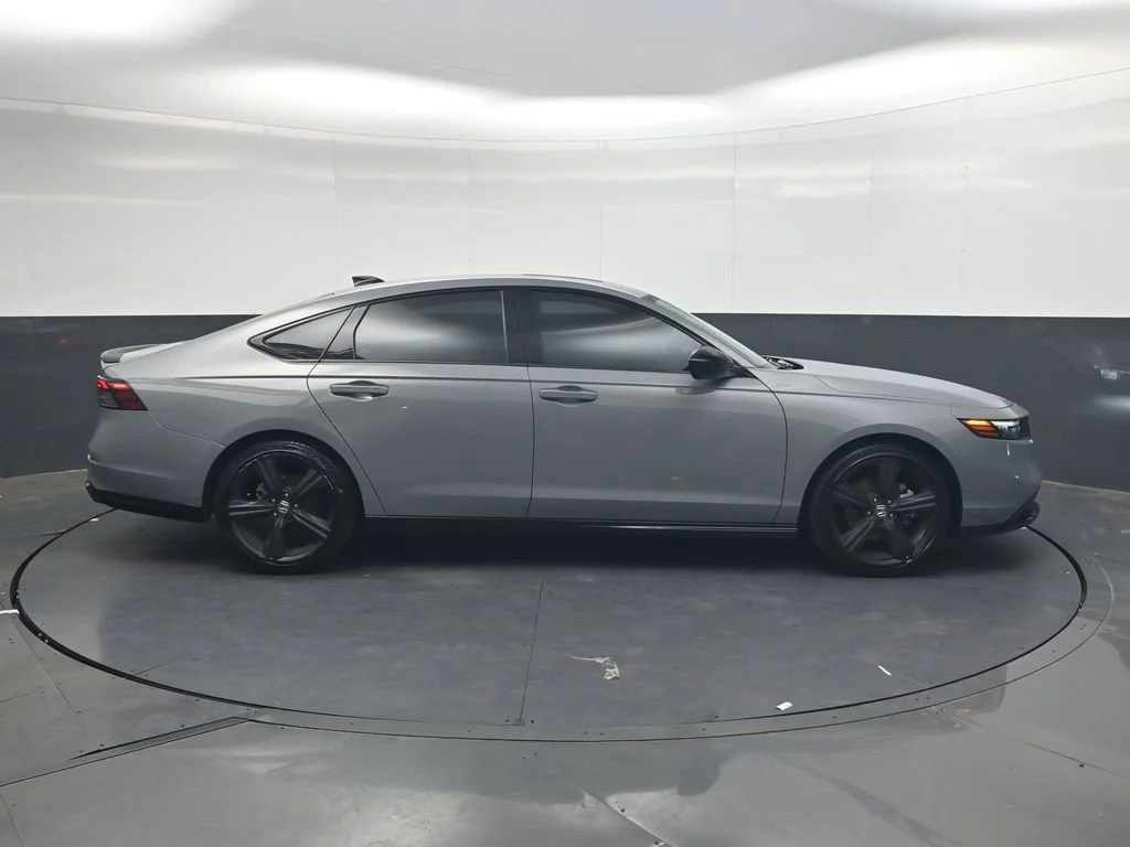 Used 2024  Honda Sport-L image 3