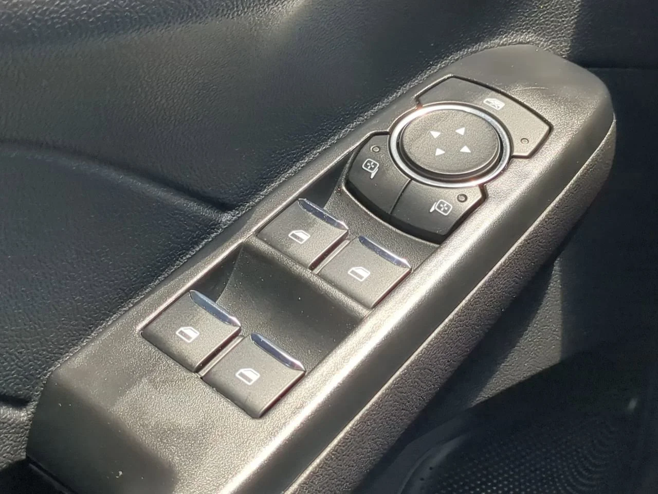 2025 Ford Escape ST-Line - Photo 21