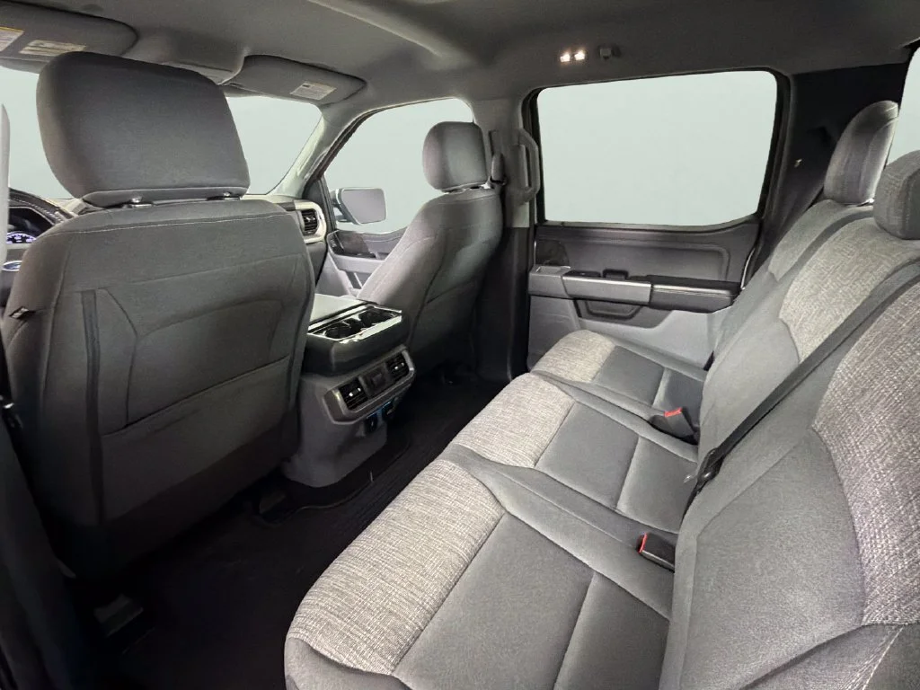 Used 2021 Silver Ford XLT image 28