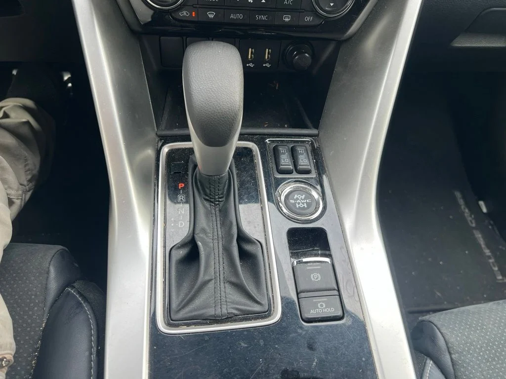 Used 2024 Black Mitsubishi SE image 10