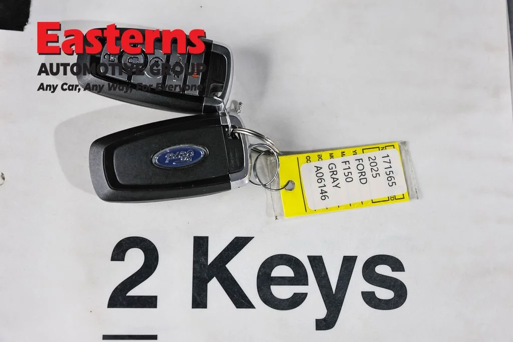 Used 2025 Gray Ford King Ranch image 30