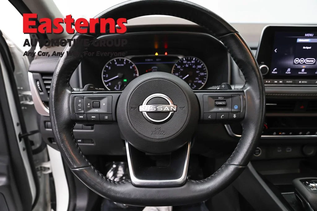 Used 2023 White Nissan SV image 10