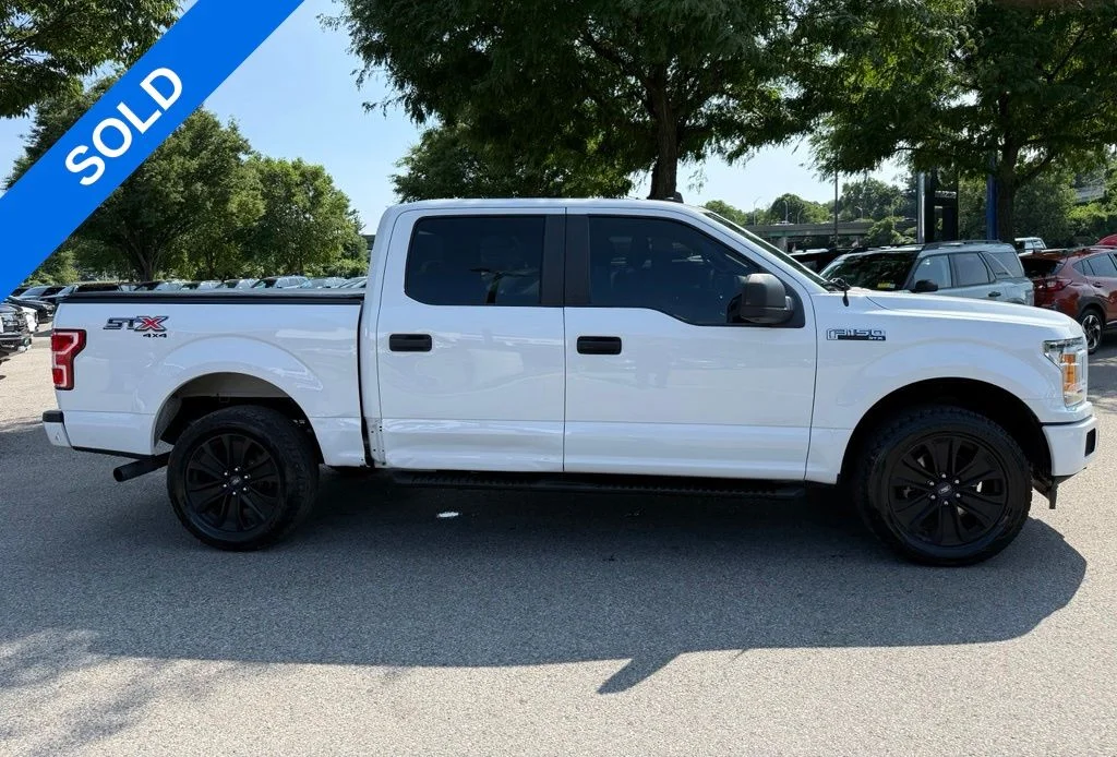 Used 2020 White Ford XL image 9