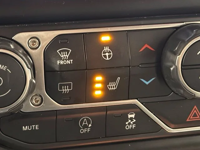 Used 2022 Silver Jeep Rubicon image 28