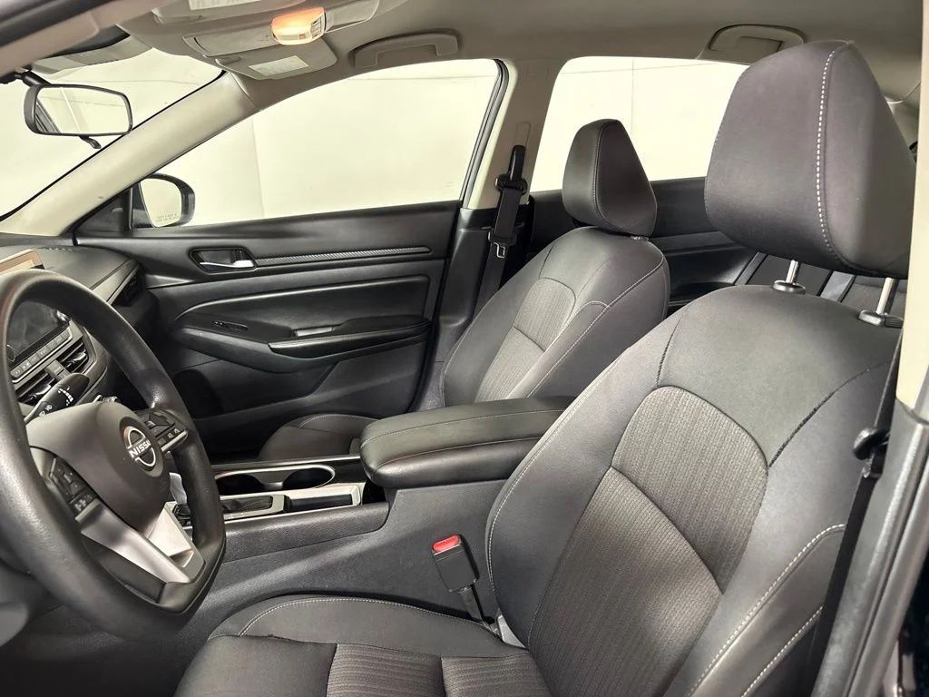 Used 2024 Black Nissan 2.5 SV image 31